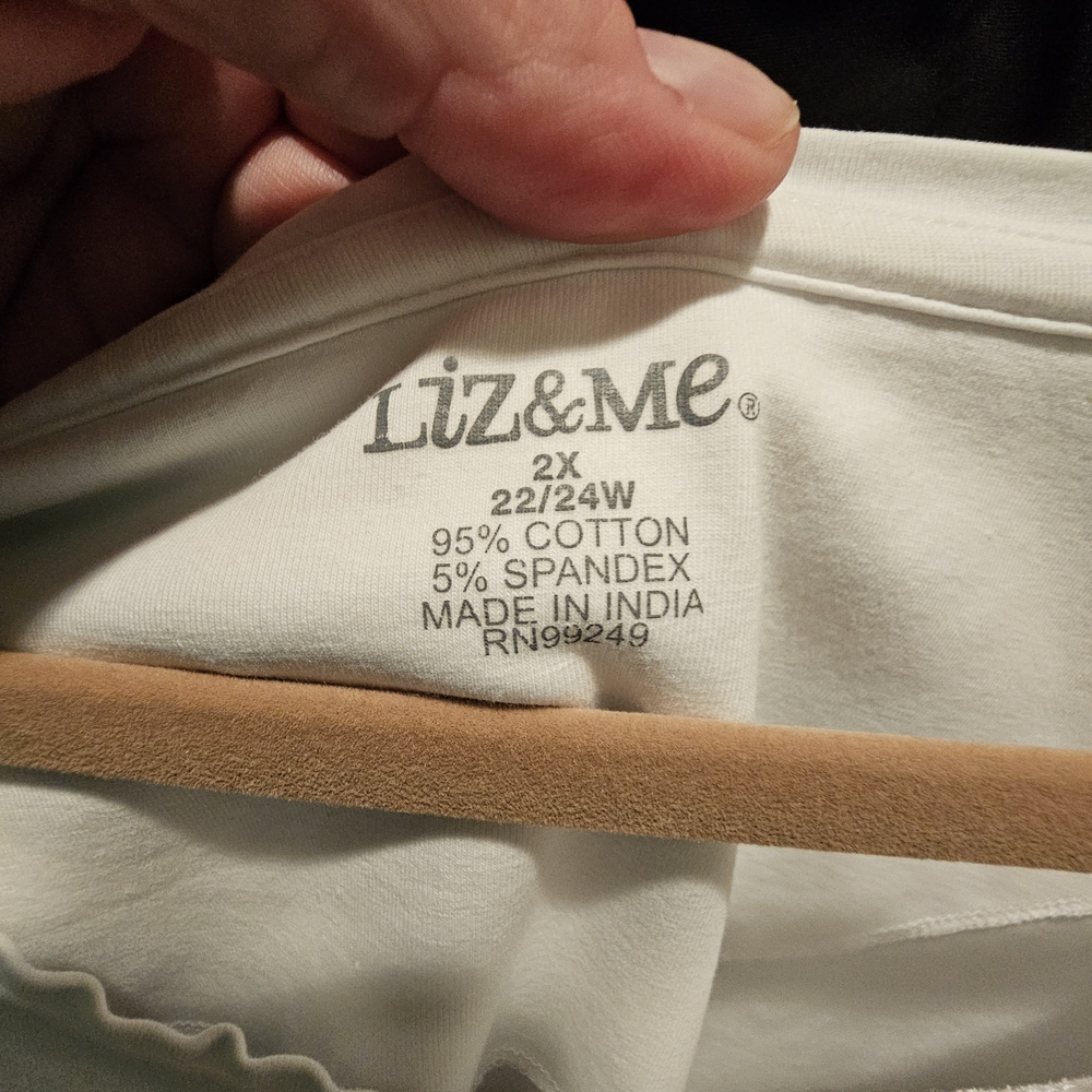Liz & Me Chic White Embroidered Women's Tee 2X - Picture 5 of 9